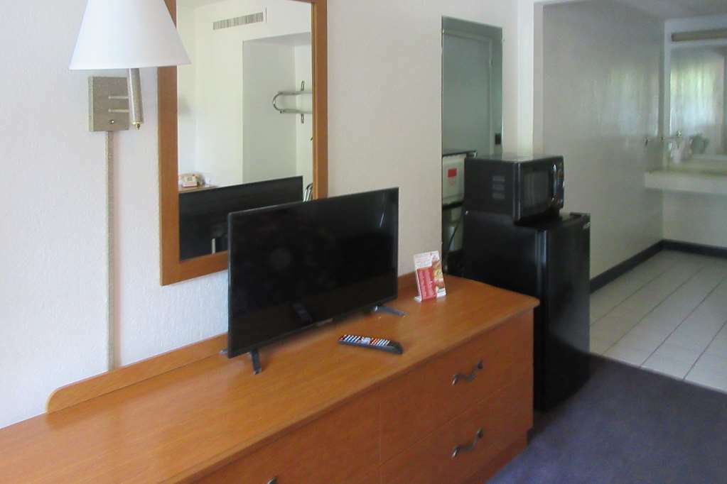 Rodeway Inn And Suites Портсмут Номер фото